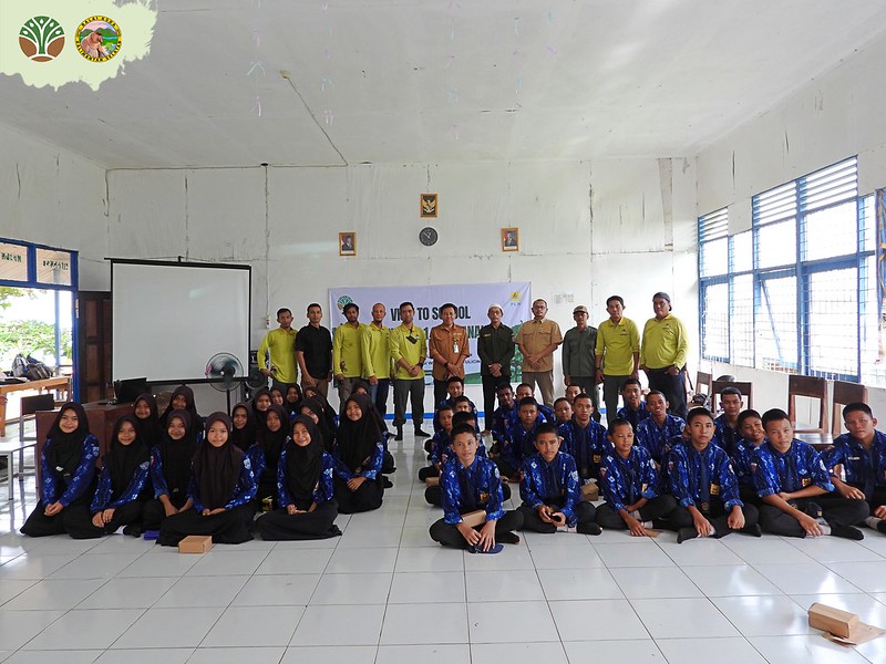 Visit to School di SMPN 1 Sampanahan