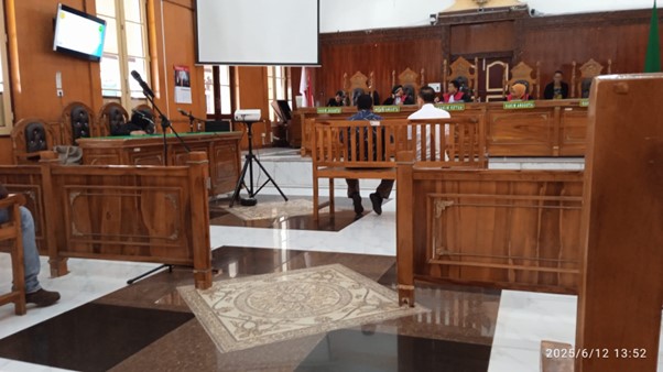 Kembali, Pembacaan Tuntutan Ditunda