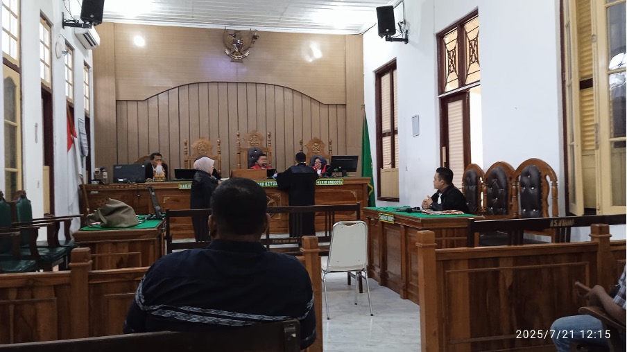 Terdakwa Alexander Halim Sakit, Sidang Ditunda